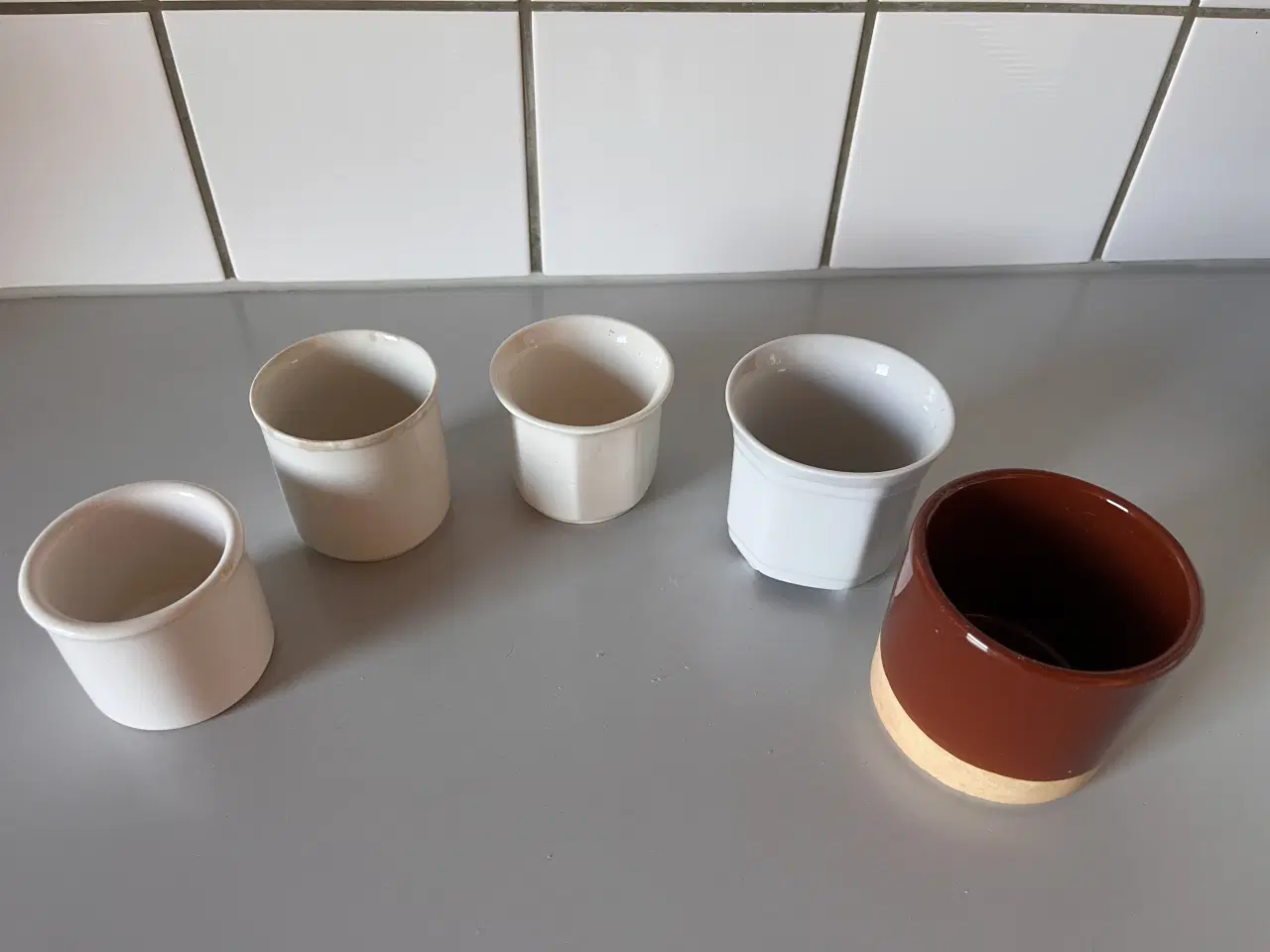 Billede 1 - Urtepotteskjulere dia 6-7 cm. 