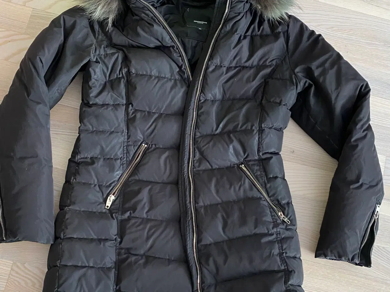 Billede 2 - Varm dunjakke fra Rockandblue med ægte vaskebjørn 