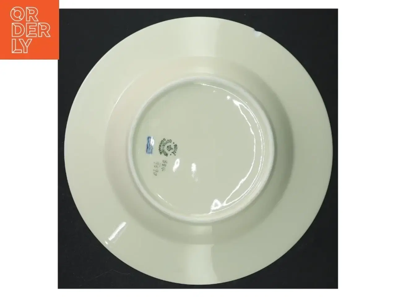 Billede 5 - Hjertegræs Porcelænstallerken med insektmotiv fra Royal Copenhagen (str. 21,5 cm)
