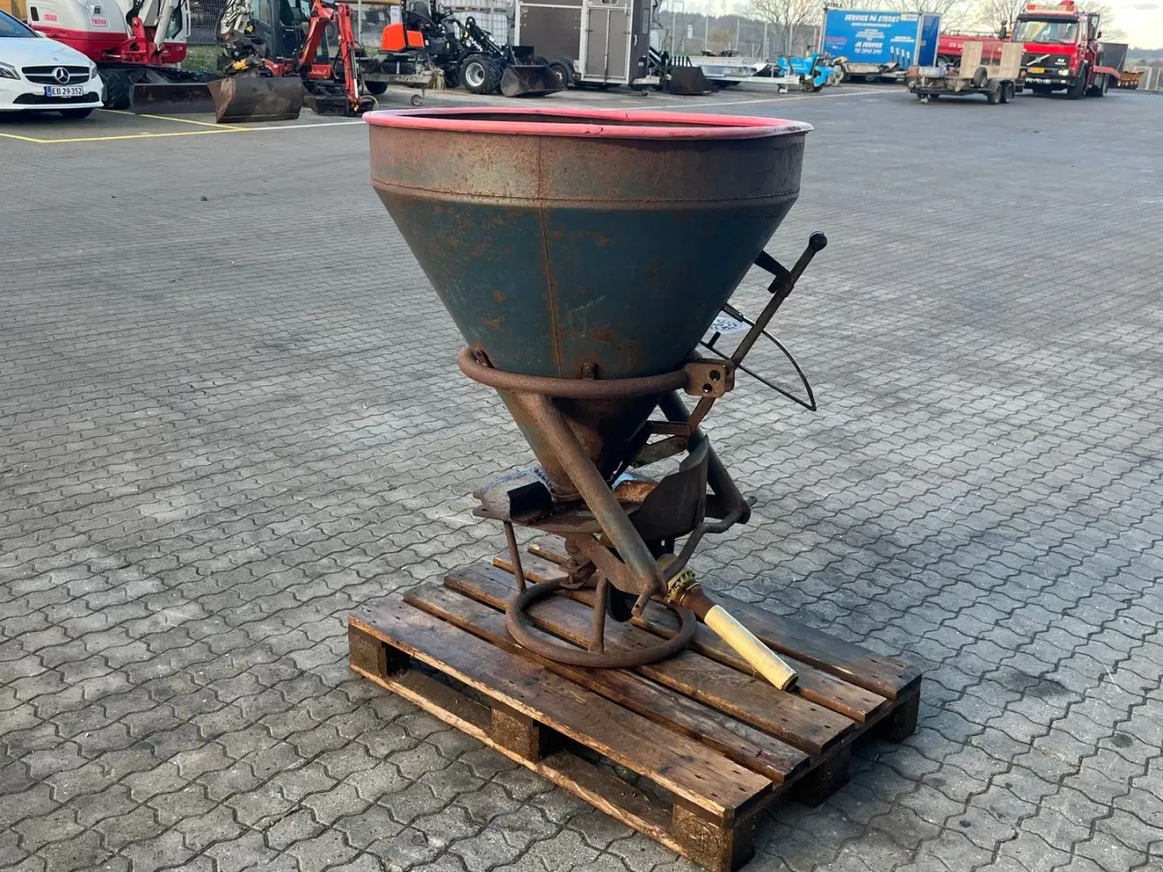 Billede 4 - Bøgballe 325 lille fin gødning spreder