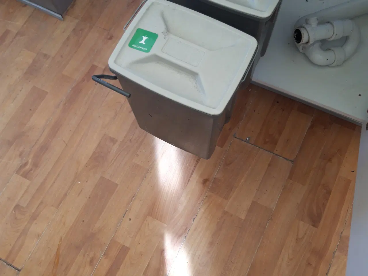 Billede 2 - Pæn HTH køkken sælges