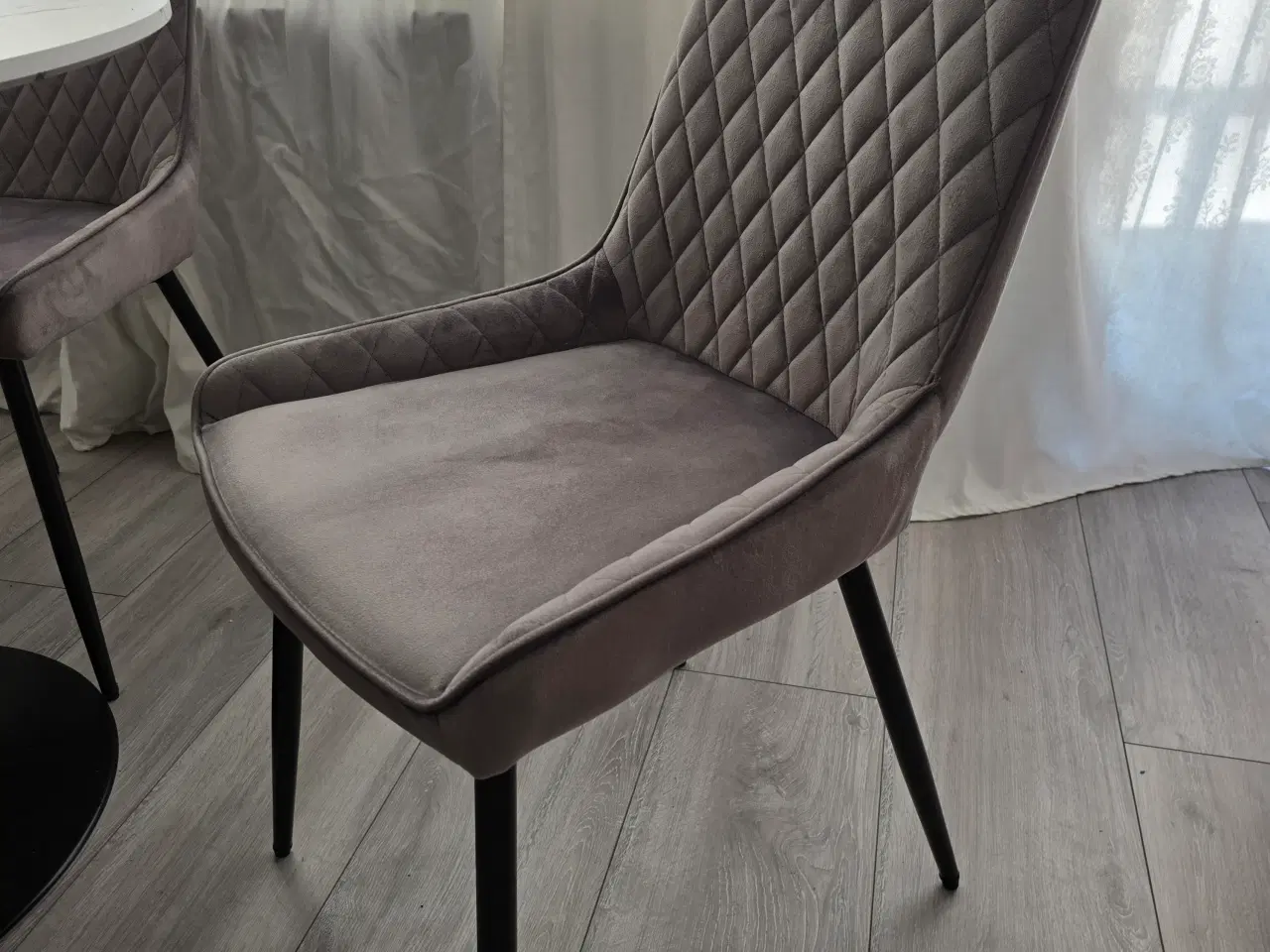 Billede 3 - Spisebordsæt 4 per (Næsten Ubrugt!)