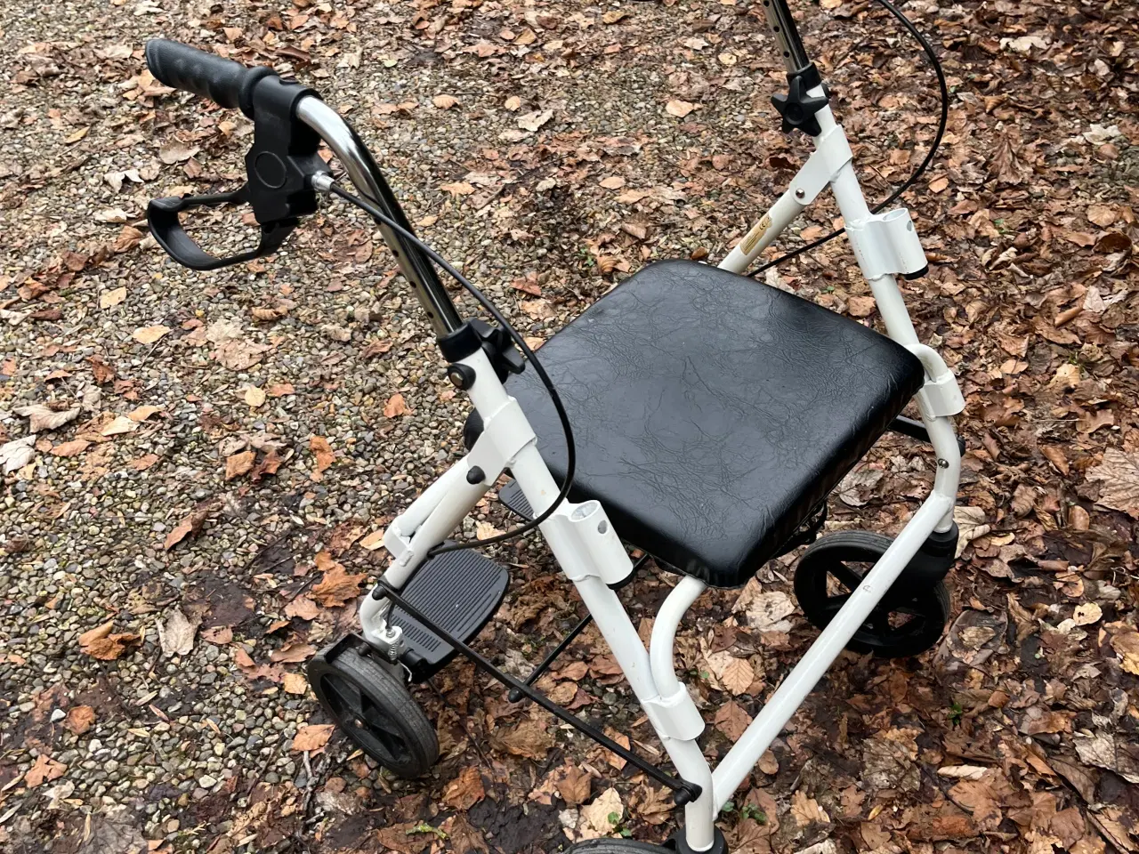 Billede 4 - Rollator/ kørestol