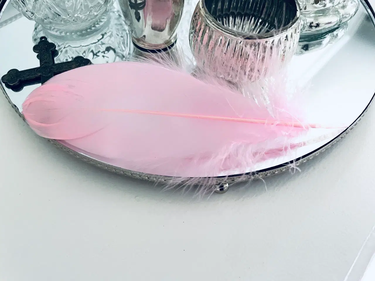 Billede 4 - Lyserøde fjer til pynt / hobby