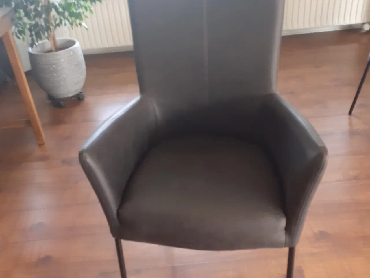 Billede 1 - 2 stk Jules Armstol med hjul (sælges samlet)
