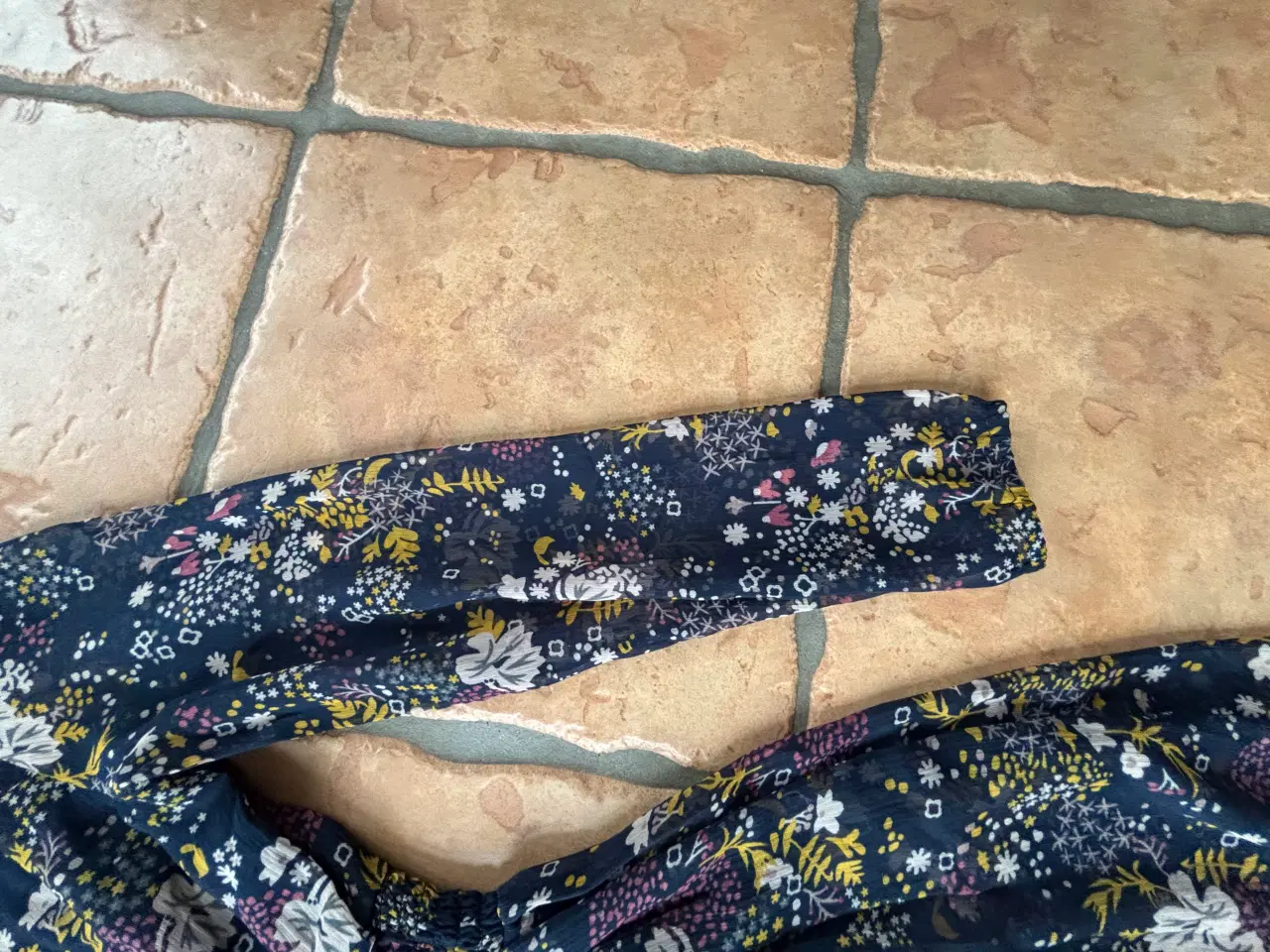 Billede 2 - Me too kjole str 164 multifarvet blomsterprint pig