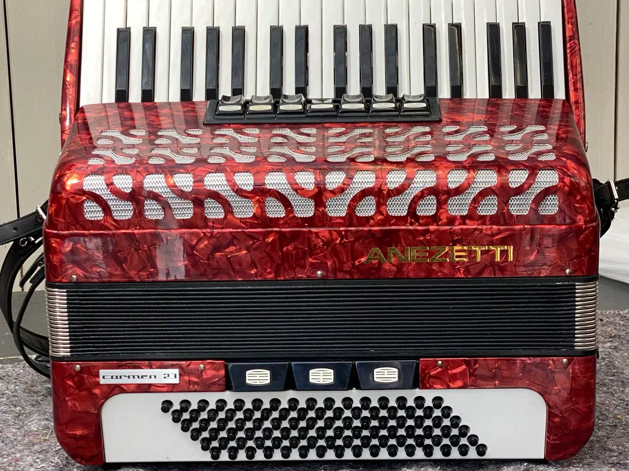 Billede 7 - ANEZETTI harmonika – 37 tangenter – flot blodrød