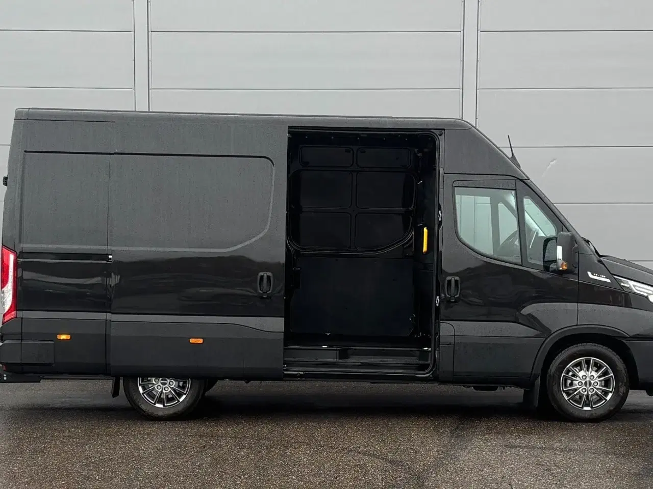 Billede 9 - Iveco Daily 3,0 35S18 12m³ Van AG8