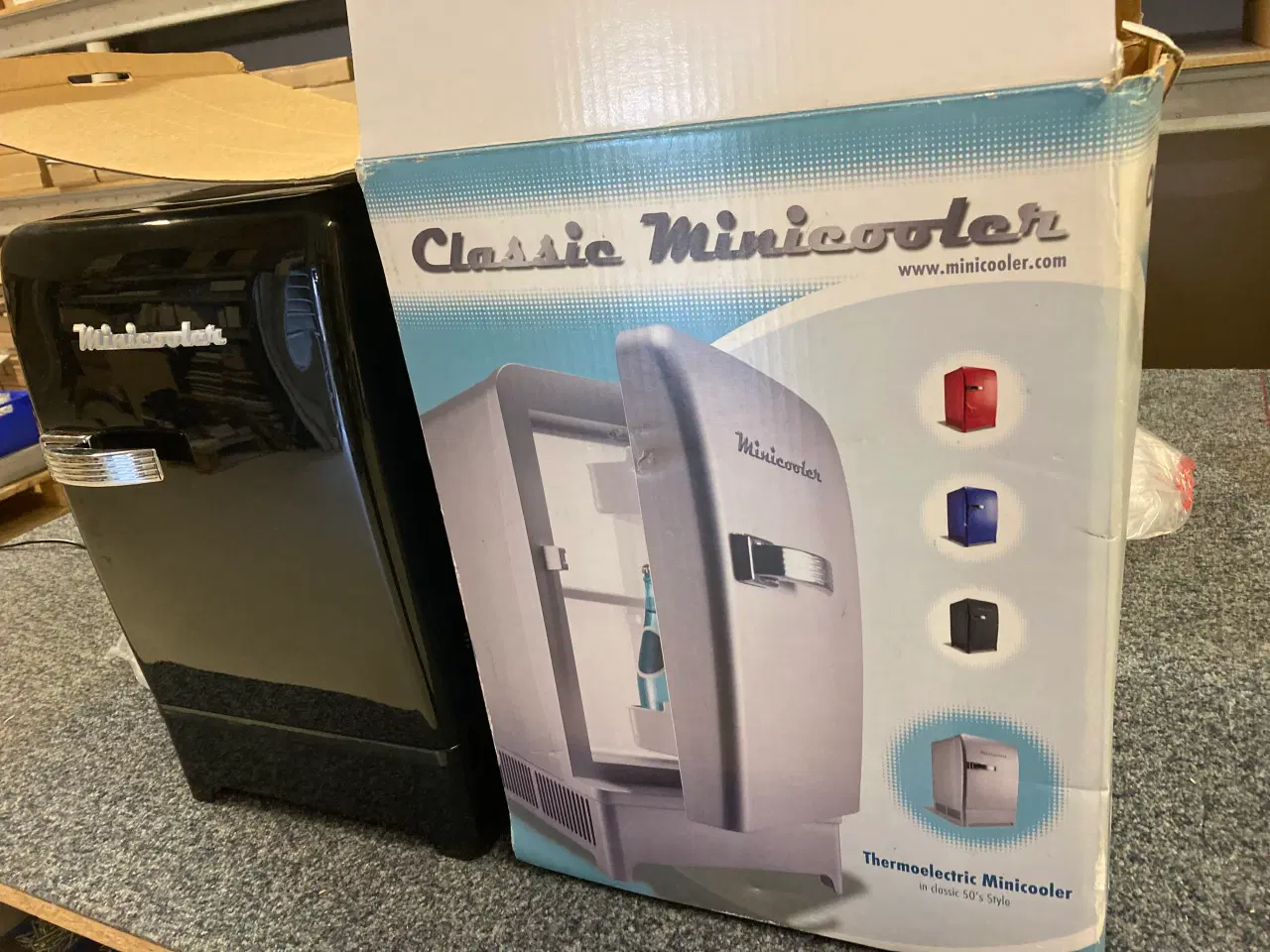 Billede 1 - Minikøleskab til både 12 og 220 volt