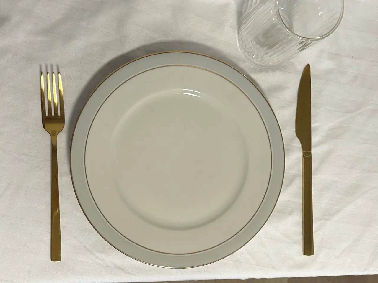 Billede 2 - 🤍 Vintage porcelænsstel med guldkant | Graasten x