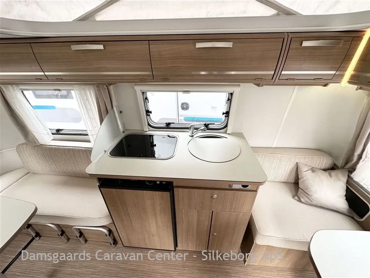 Billede 7 - 2013 - Hymer Touring Familia 310   Thule Omnistore markise - Hæve/sænketag