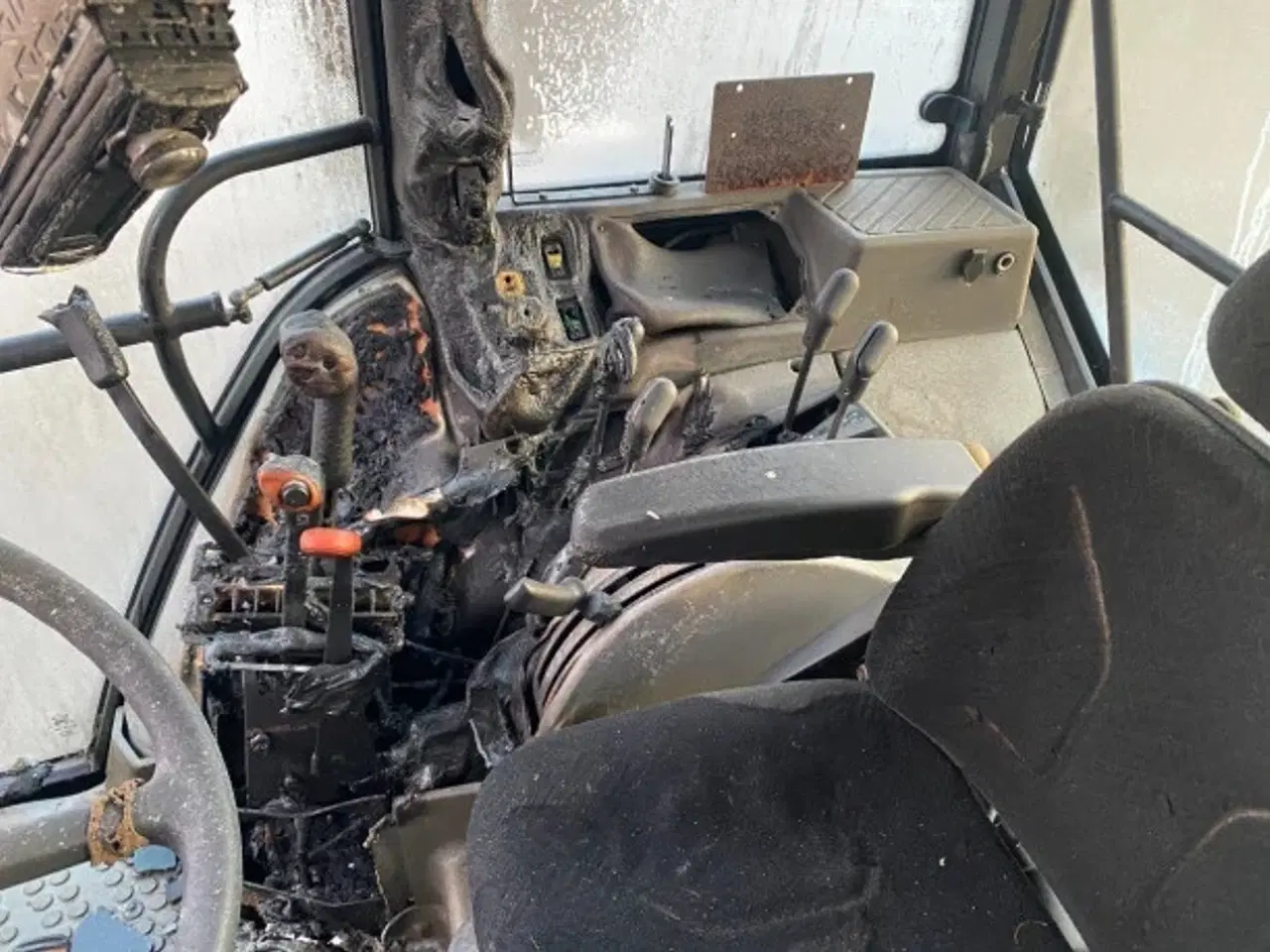 Billede 5 - Ford 6640 Sælges i dele/ for parts