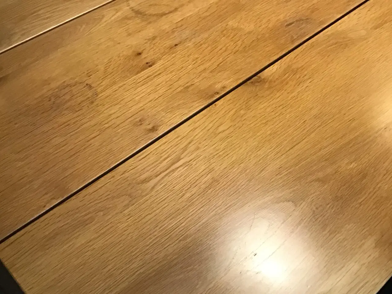 Billede 5 - Spisebord + stole