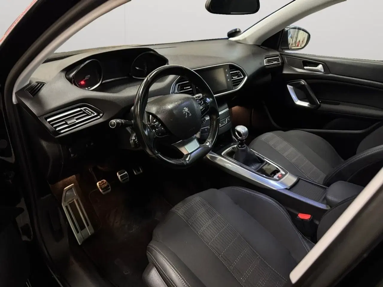 Billede 5 - Peugeot 308 1,6 BlueHDi 120 Allure Sky SW