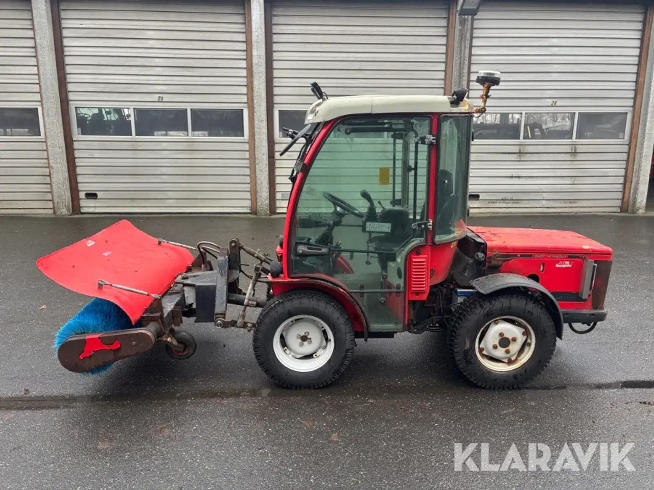 Billede 2 - Redskabsbærer Antonio Carraro SP 4000 med kost