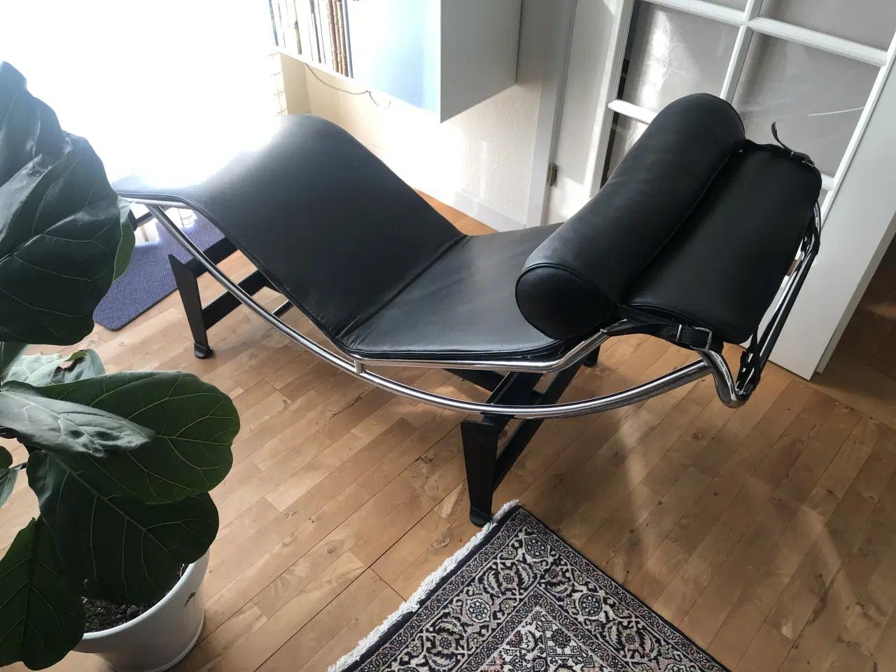 Billede 3 - Chaiselongue Corbusier (kopi)