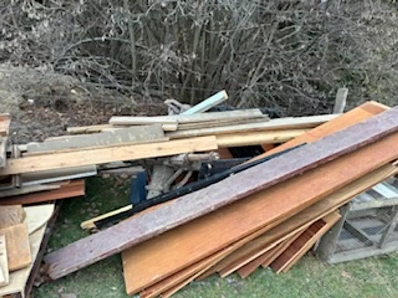 Billede 10 - Diverse træmateriel og stolper