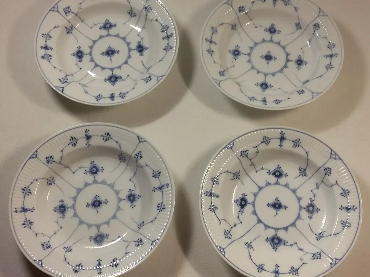 Billede 2 - ROYAL COPENHAGEN DYBE TALLERKENER MUSSEL MALET 165