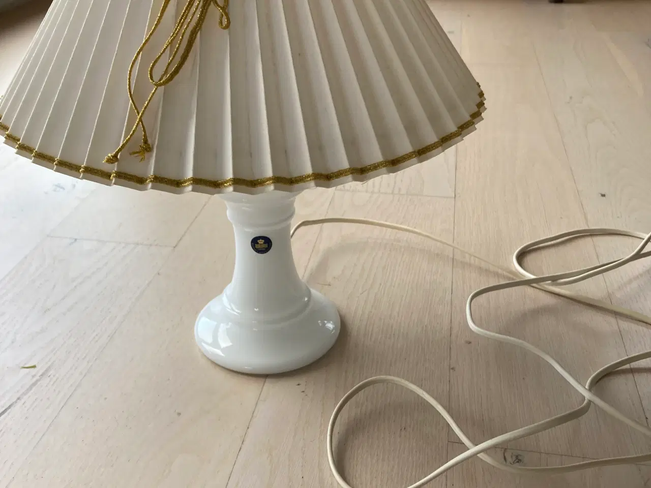 Billede 2 - Bordlampe Royal Copenhagen hvid