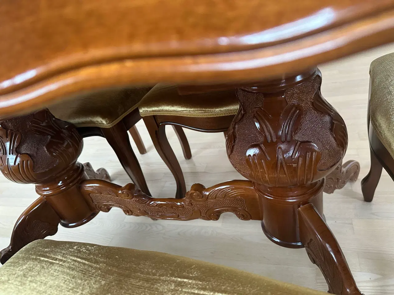 Billede 5 - Borde med 6 stoler