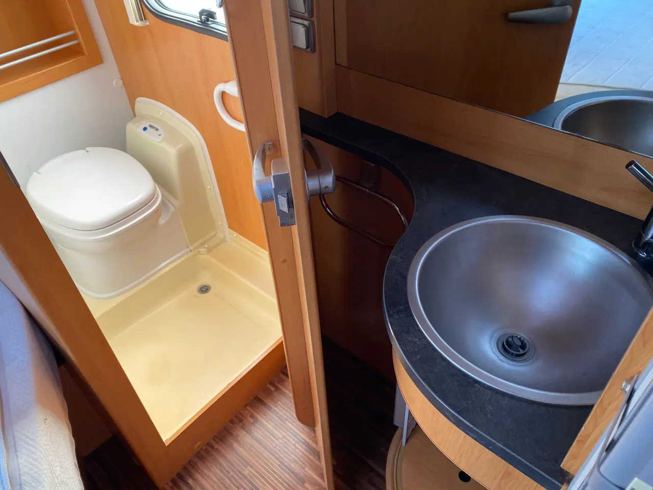 Billede 9 - Hymer Living 560 Køjevogn