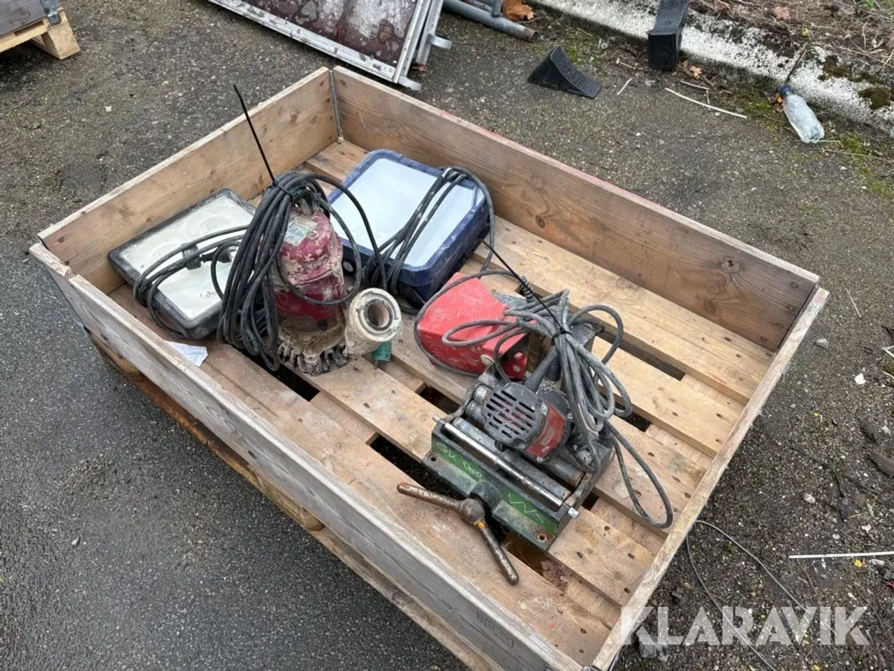 Billede 2 - Rørskærer, dykpumpe og lamper