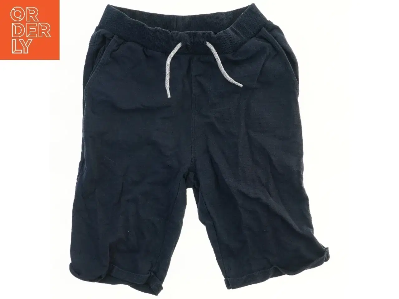 Billede 1 - Shorts med elastik og snøre fra Basic needs (str. 146)