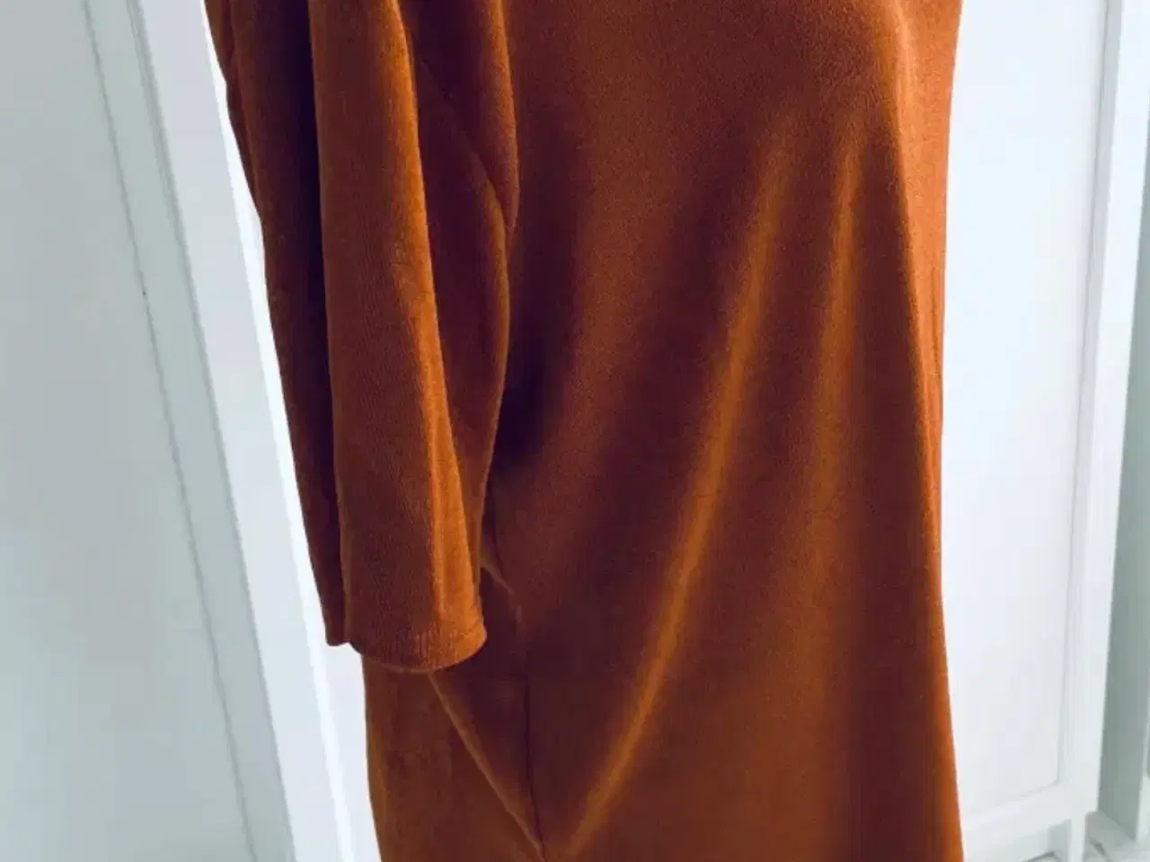 Billede 2 - Oversize t-shirt i rusten orange 