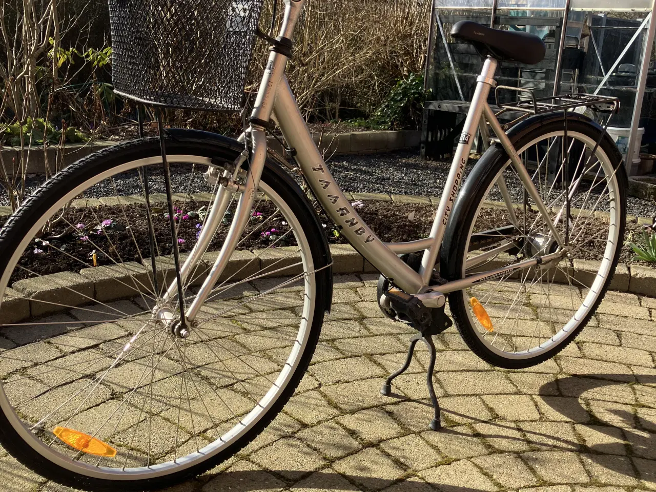 Billede 1 - Velkørende damecykel 