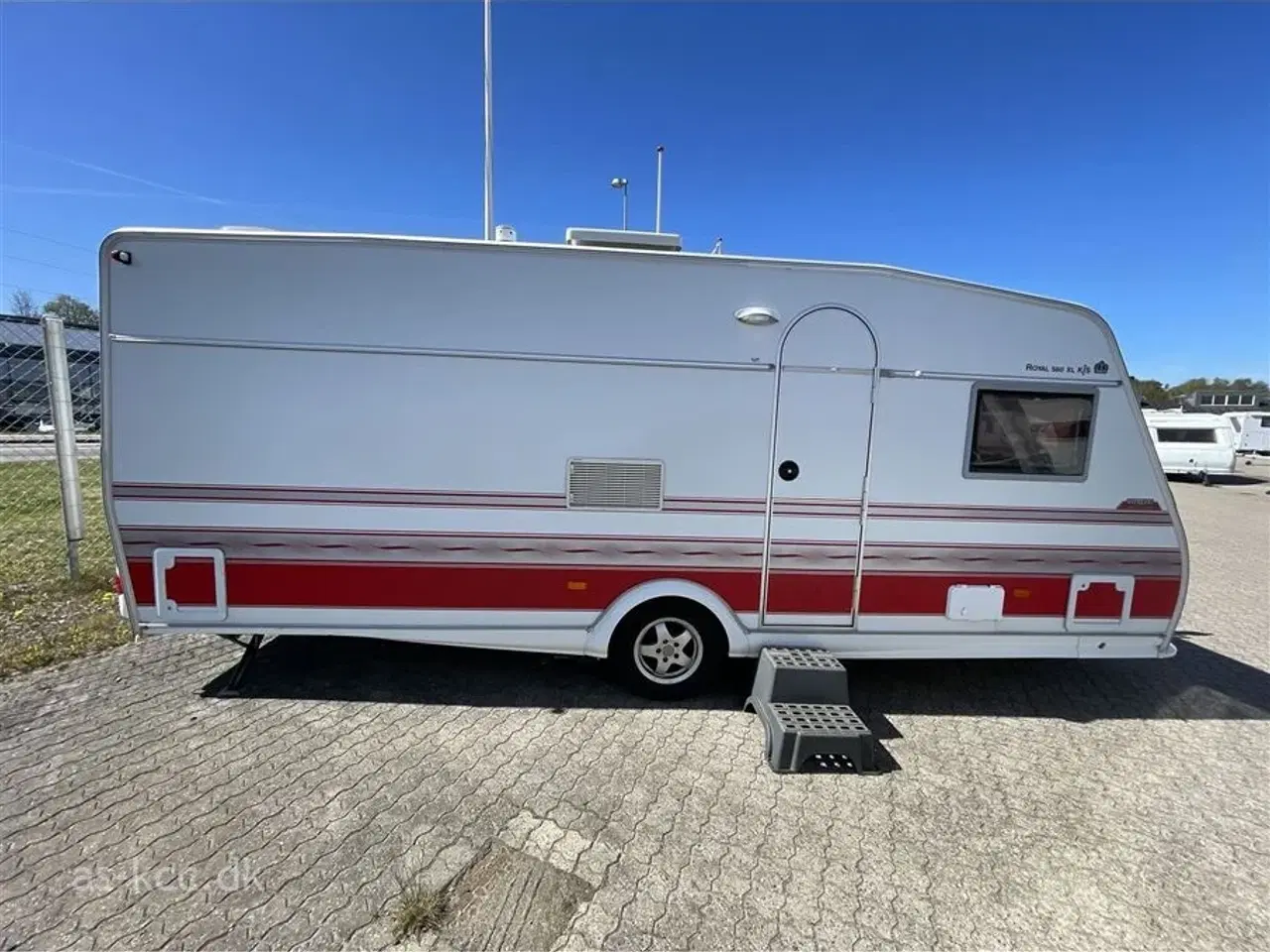 Billede 2 - 2008 - Kabe Royal 560 XL KS   Kabe Royal 560 XL KS 4 sovepladser, 6 siddepladser, Mover, Solceller, Vintertelt, Isabella Sun Shine 2,5 solsejl. SÆLGES FOR KUNDE