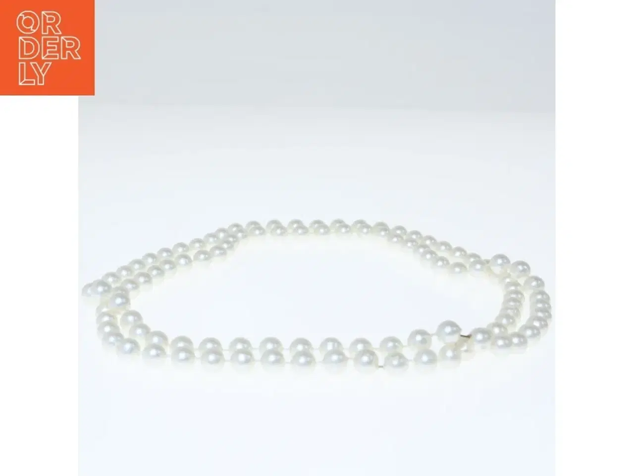 Billede 1 - Lang hvid halskæde med perler (str. 90 cm)