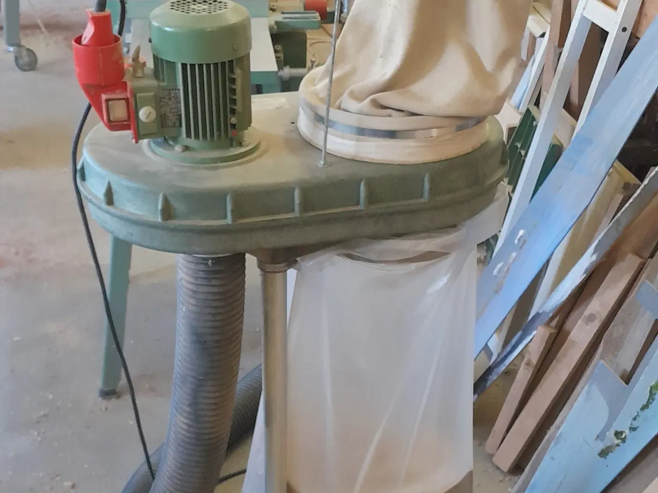 Billede 8 - Tykkelseshøvl med langbor samt spånsuger