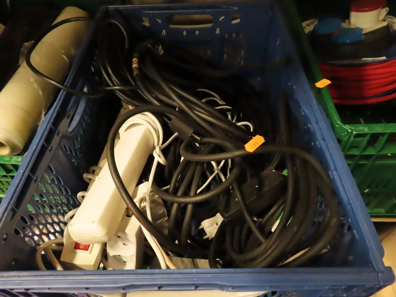Billede 7 - Film, ledninger samt kabelskinner