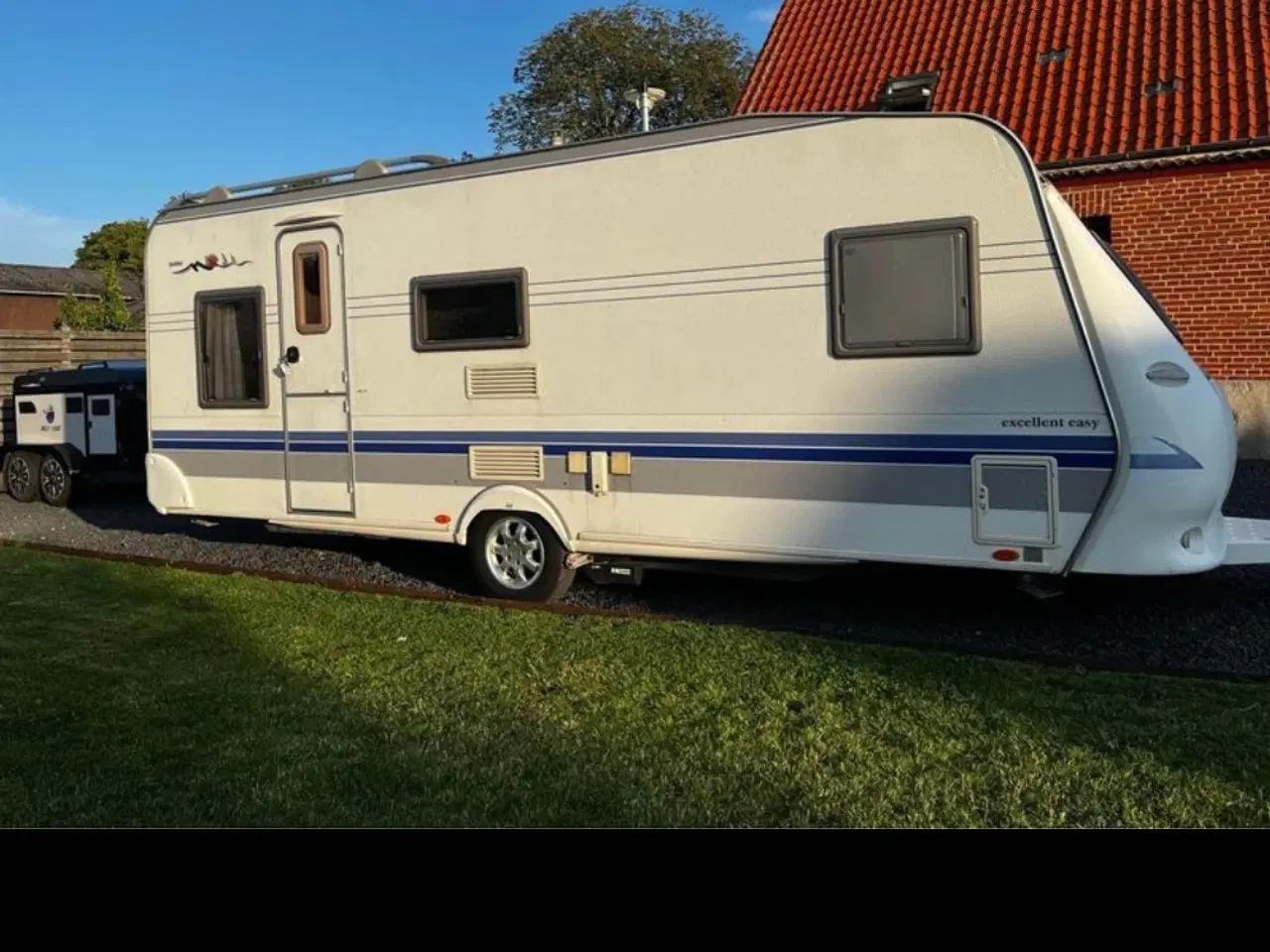 Billede 2 - Køjevogn med fransk seng og sidde gruppe