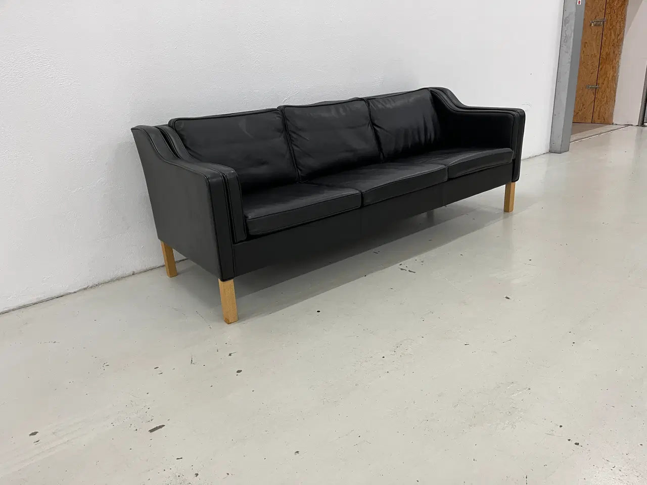 Billede 6 - Mogens Hansen MH195 3 Pers.Sofa i sort læder.