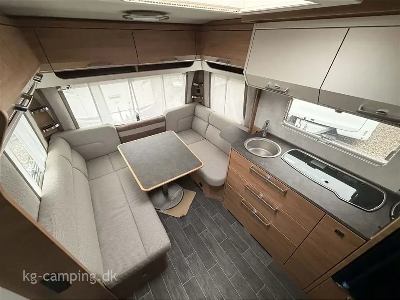 Billede 5 - 2023 - Tabbert Da Vinci 540 E 230   Næsten ny vogn med enkeltsenge og Commodore 3m fortelt. Kan opvejes til 2000 KG