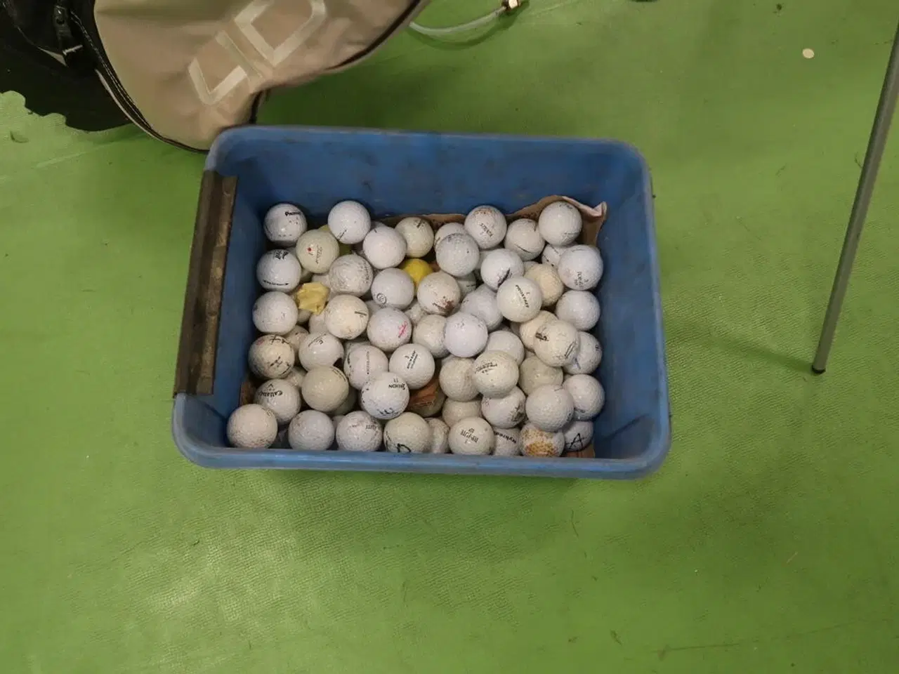 Billede 2 - Golfsæt med bolde
