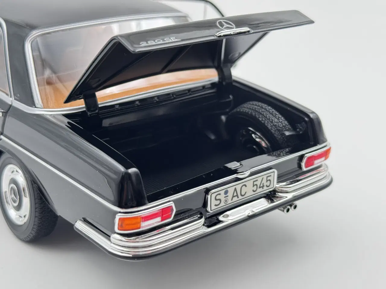 Billede 8 - 1968 Mercedes-Benz 280 SE Limousine 1:18