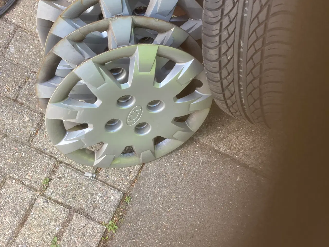 Billede 3 - 4 dæk på fælge sælges