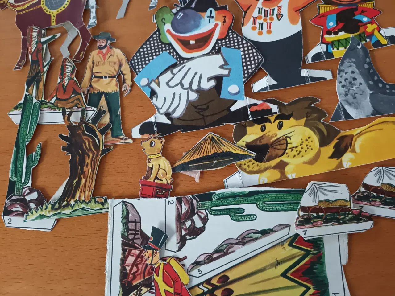 Billede 5 - Papfigurer