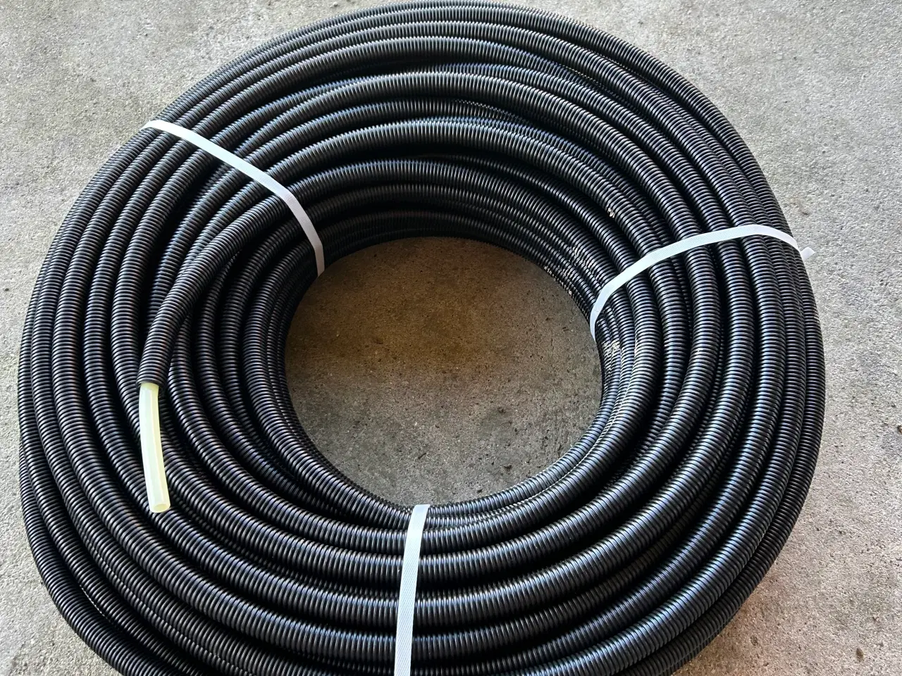 Billede 1 - Pex slange ( Rør iRør) 15 mm Wavin. 