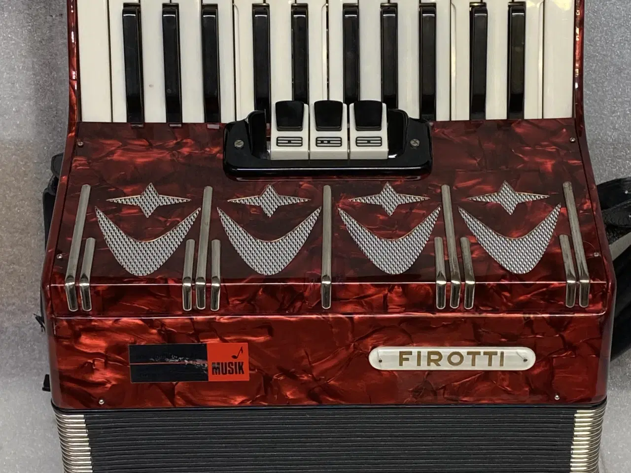 Billede 2 - Begynderharmonika – nyserviceret Firotti, let og v