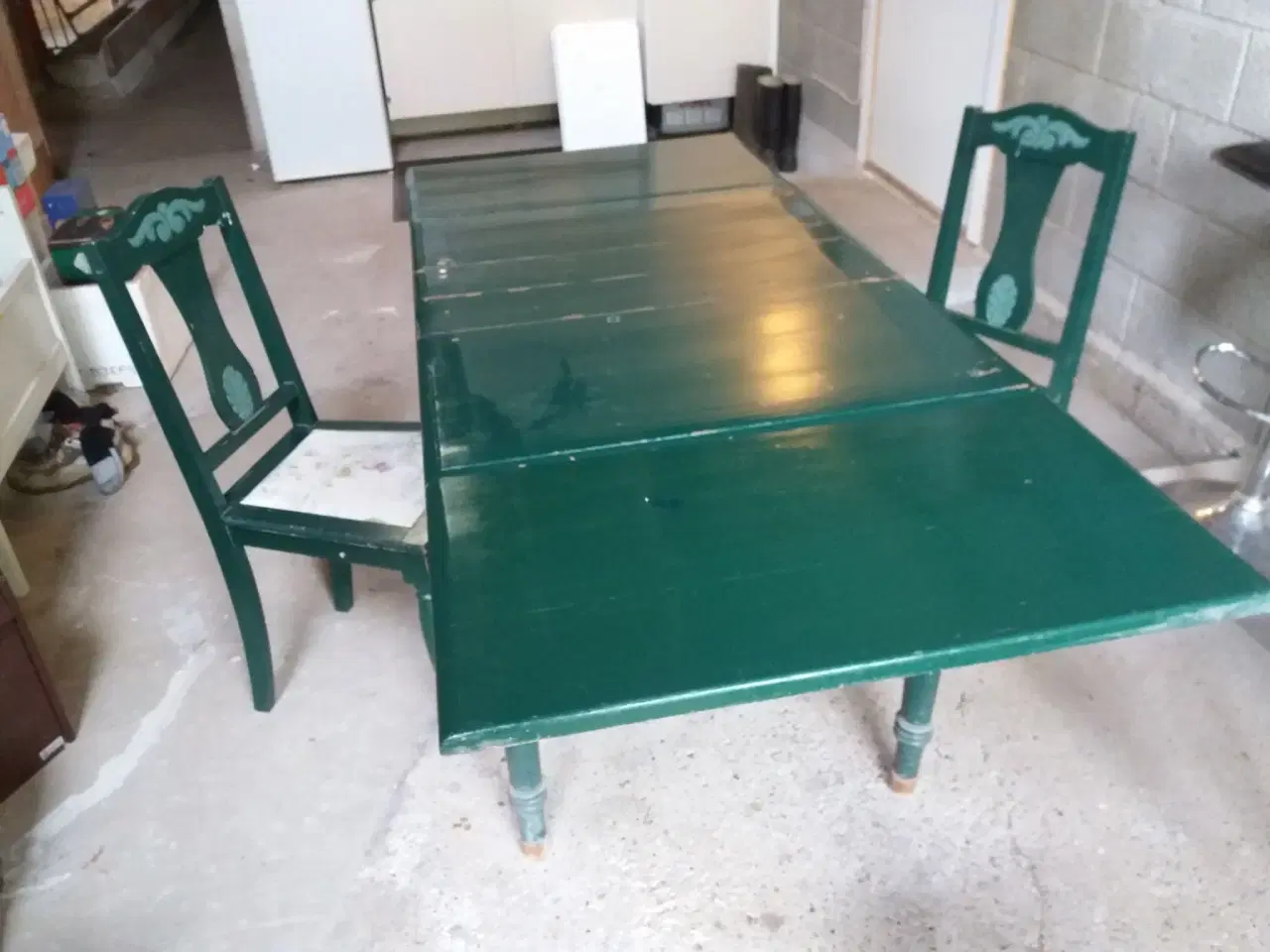 Billede 2 - 3 stole og bord med tillægsplader