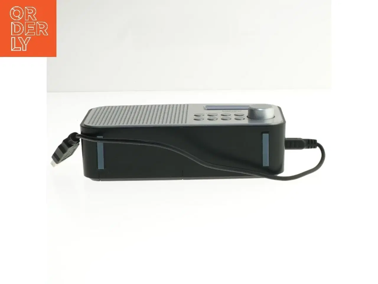 Billede 3 - Bærbar DAB+/FM Radio fra Camry (str. 15x8x4 cm)