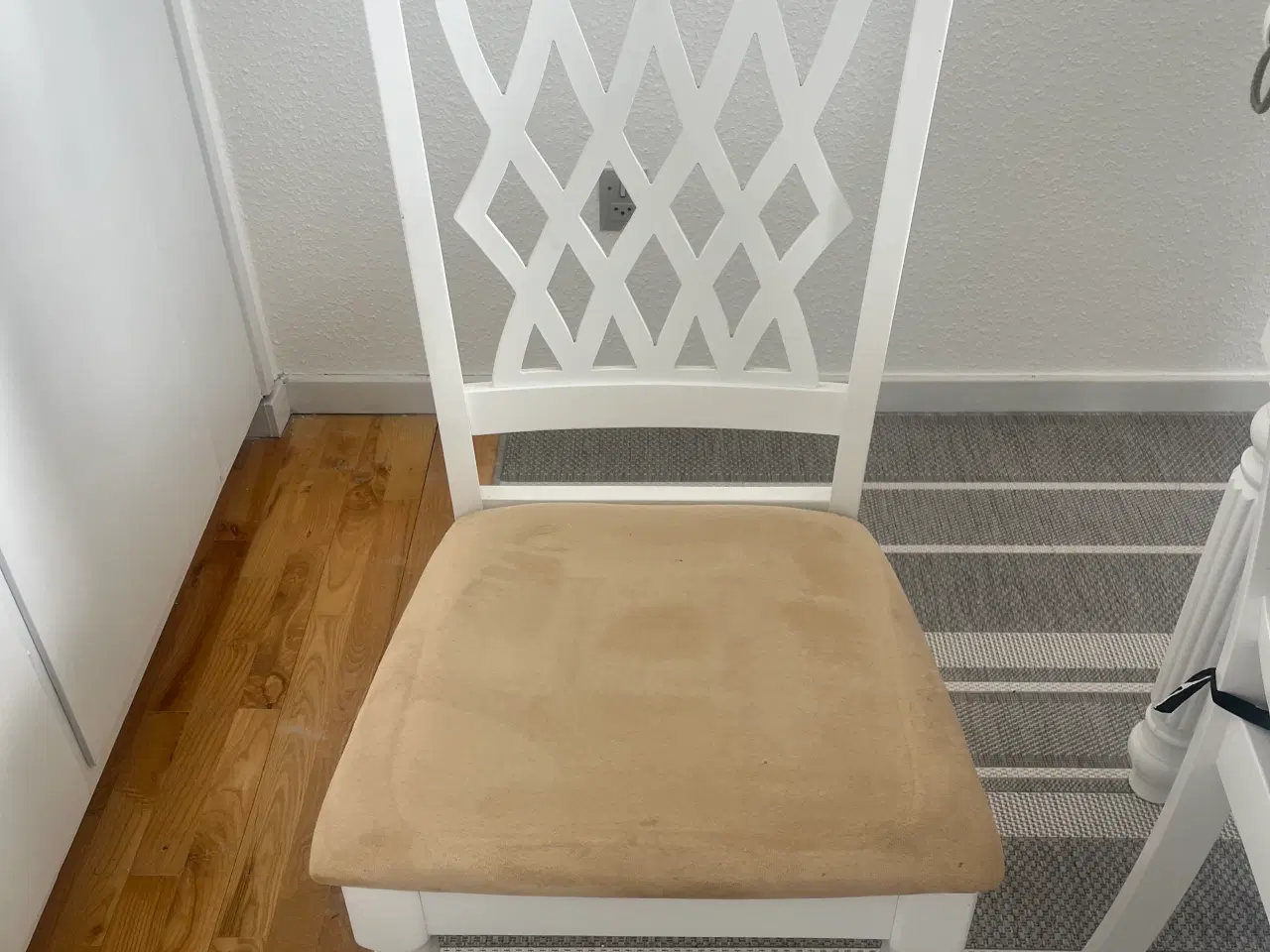 Billede 4 - Spisebord med 6 stole