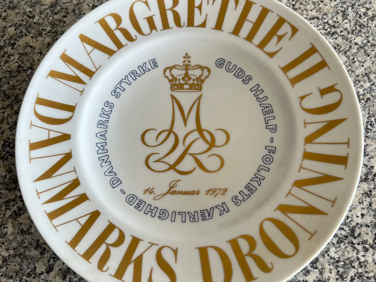 Billede 1 - Platte af Dronning Margrethes monogram