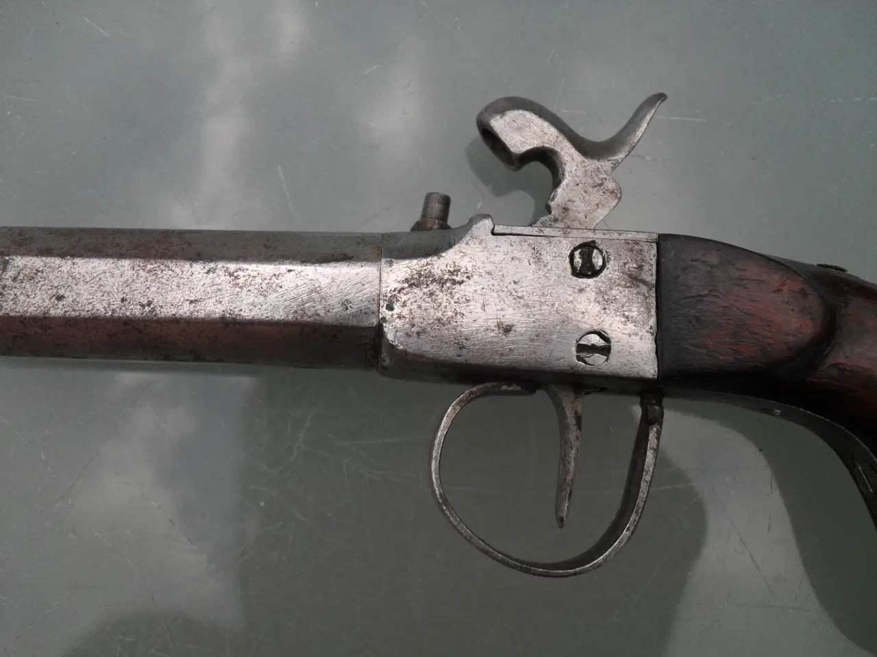 Billede 3 - autentisk gammel antik revolver.