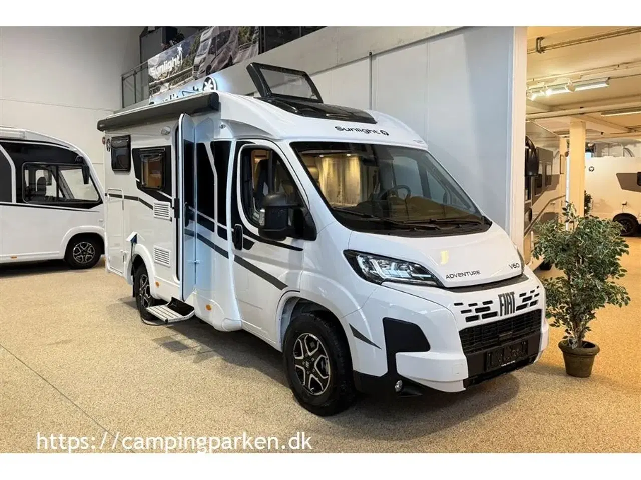 Billede 1 - 2026 - SunLight   Kompakt van under 6 meter, perfekt til 2 personer. Veludstyret m. adaptiv fartpilot og automatgear