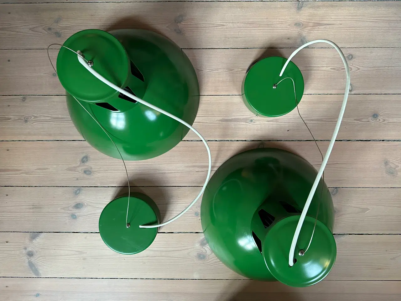 Billede 1 - To mørkegrønne LED retro pendler