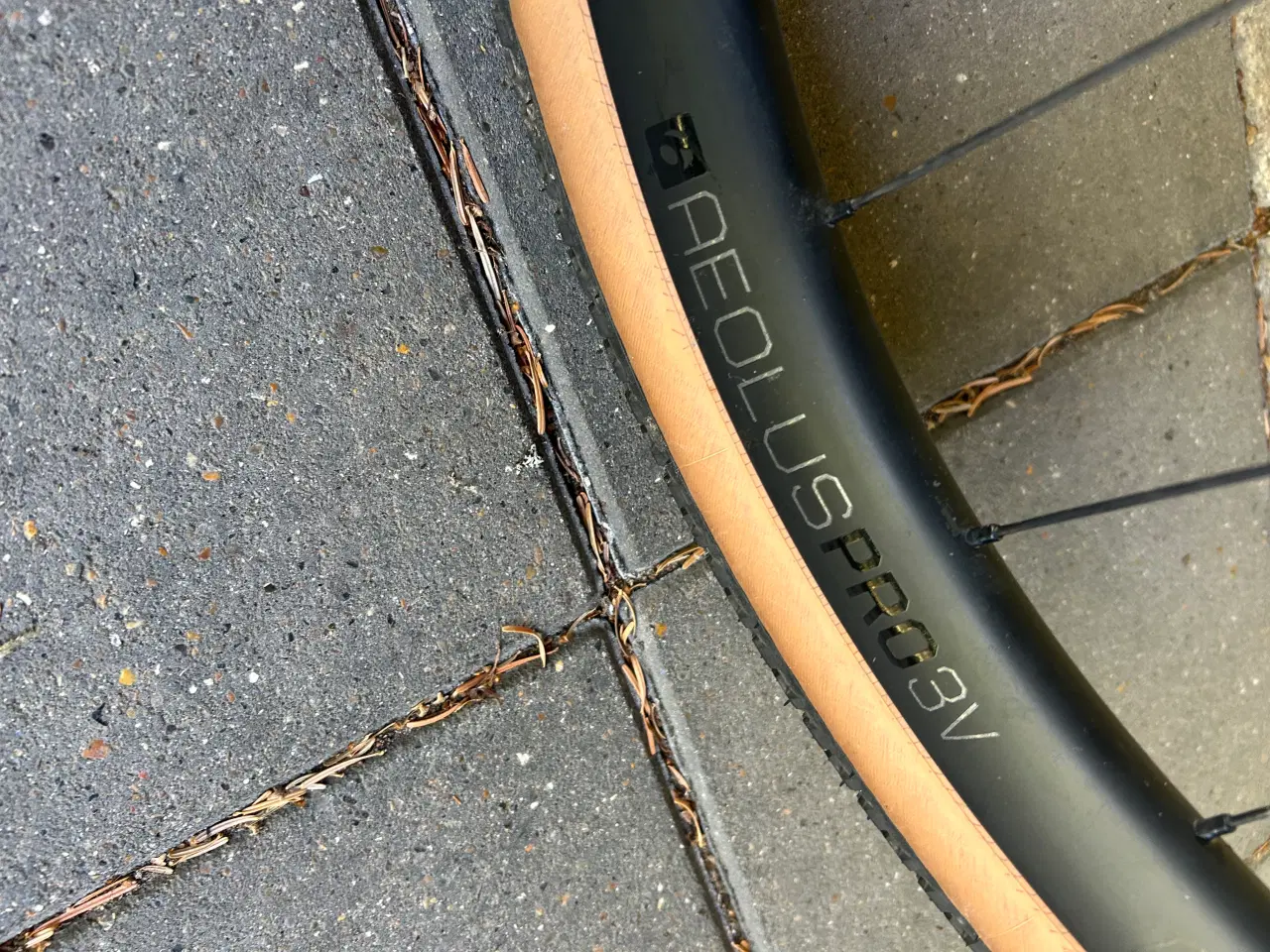 Billede 2 - Aeolus Pro 3v forhjul